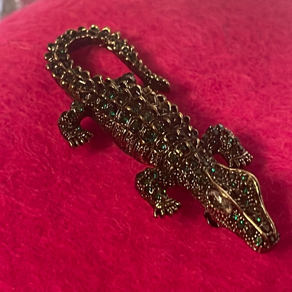 Crystal Alligator Brooch NWOT